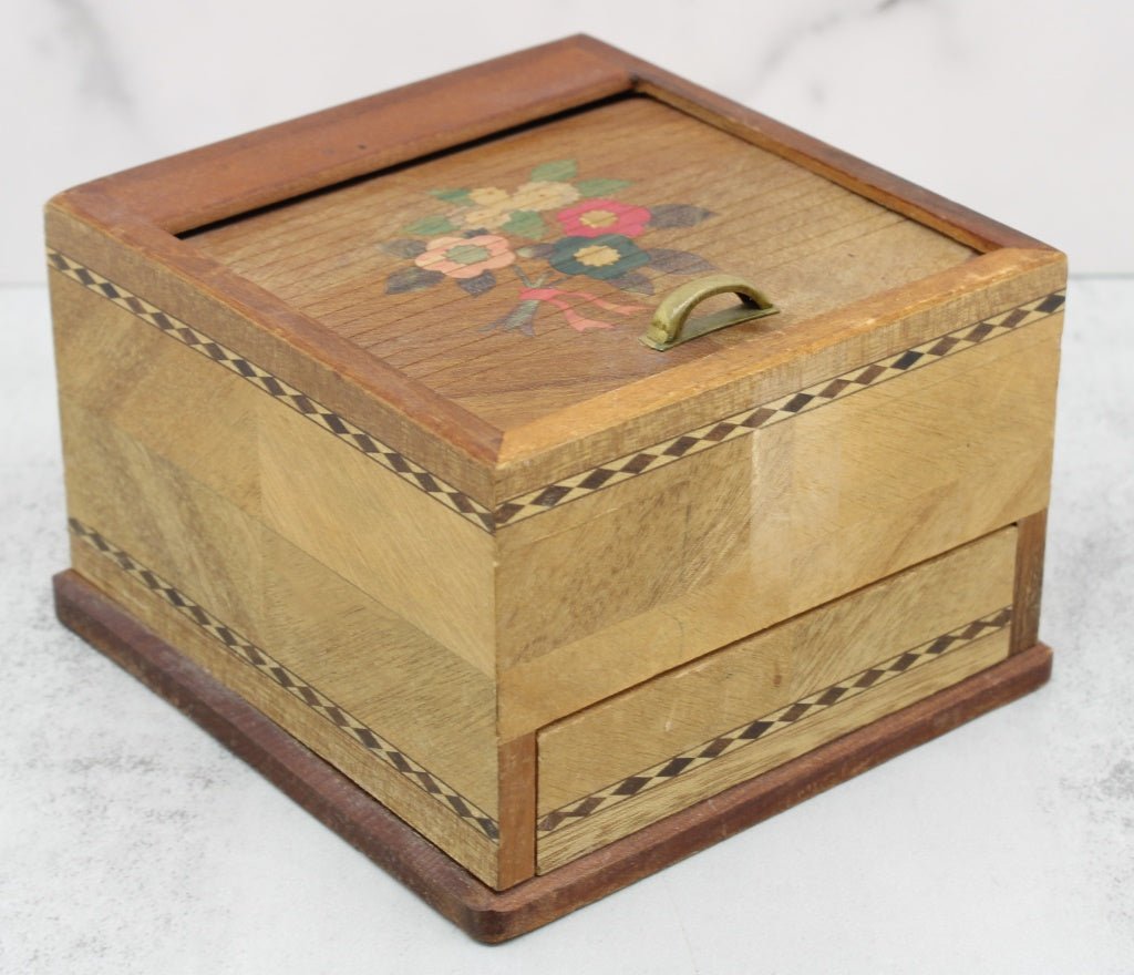 Cigarette Box with Flowers and Diamond Inlay